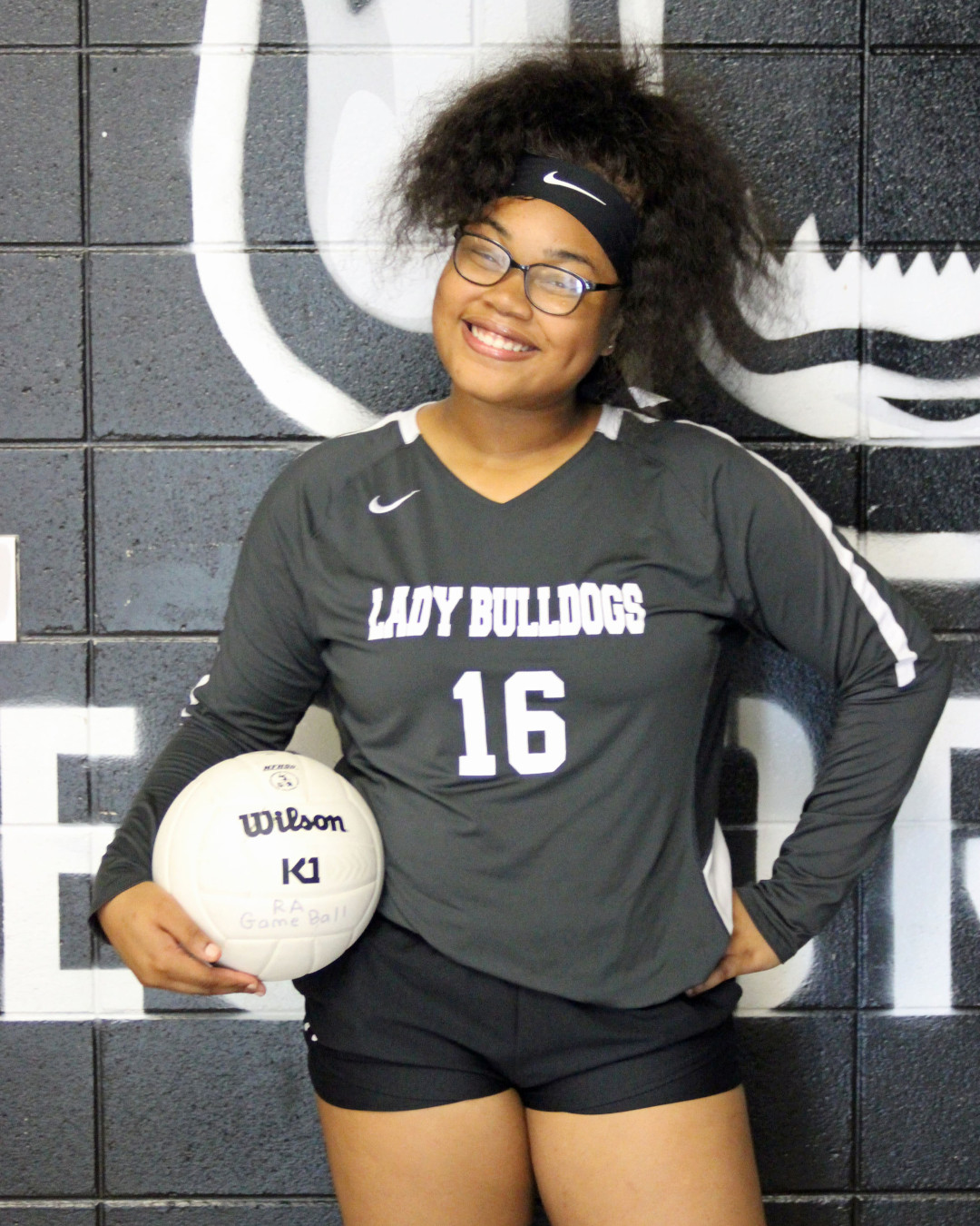 Is It Ok to Play Volleyball With Glasses?